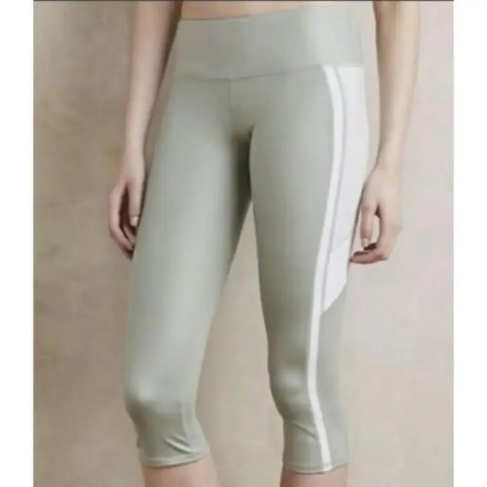 Women's Alo Green and White Cropped Leggings - Size S